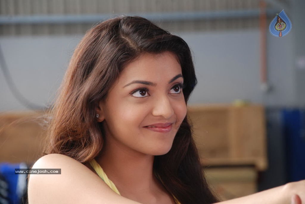 Kajal Agarwal Hot Stills - 31 / 63 photos