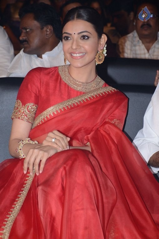 Kajal at Brahmotsavam Audio Launch - 6 / 41 photos