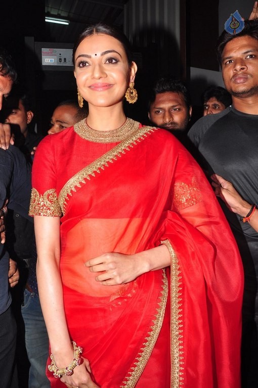 Kajal at Brahmotsavam Audio Launch - 33 / 41 photos