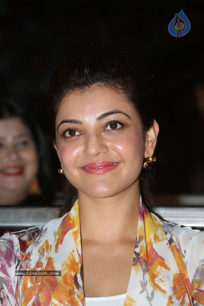 Kajal at Pichekkistha Audio Launch - 14 / 151 photos