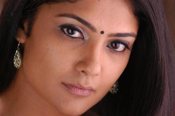 Kamalinee Mukherjee - 155 / 245 photos