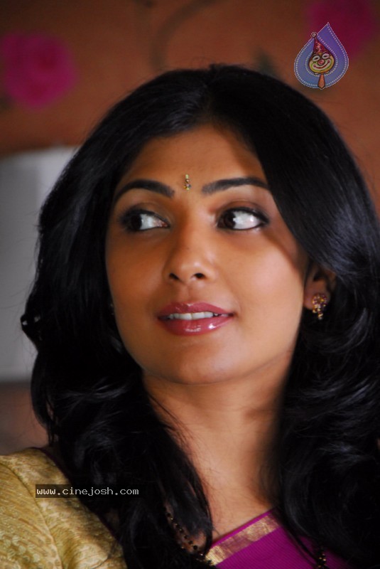 Kamalini Mukhejee Photo Stills - 32 / 33 photos