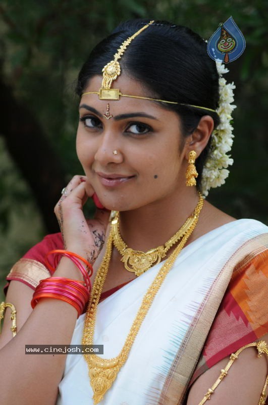 Kamalini Mukherjee - Police Police Movie - 2 / 75 photos