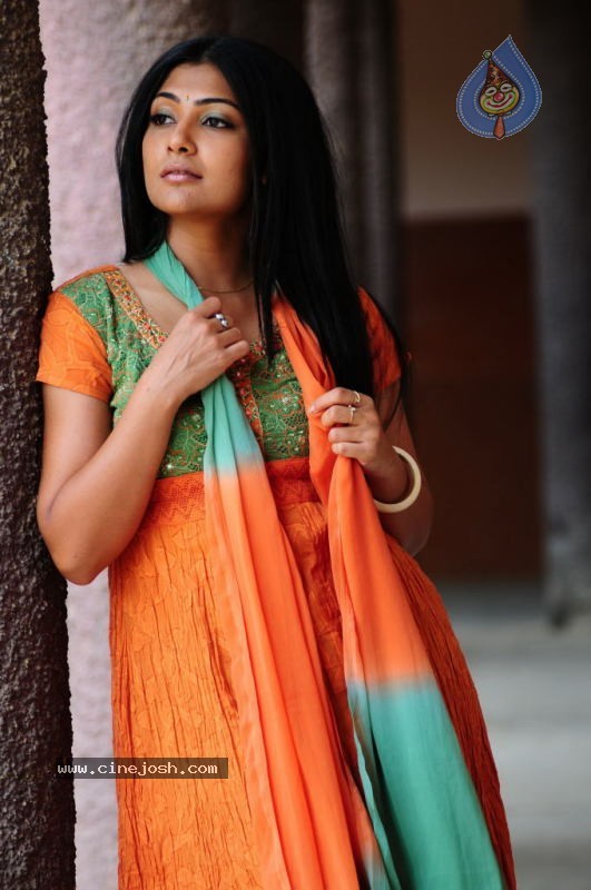 Kamalini Mukherjee - Police Police Movie - 24 / 75 photos