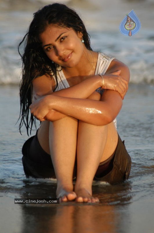 Kamalini Mukherjee - Police Police Movie - 47 / 75 photos