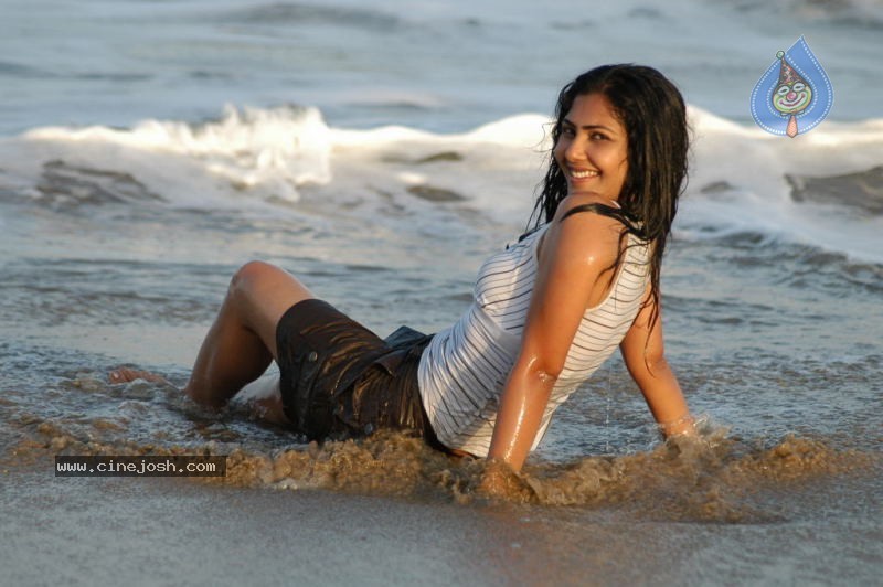Kamalini Mukherjee - Police Police Movie - 60 / 75 photos