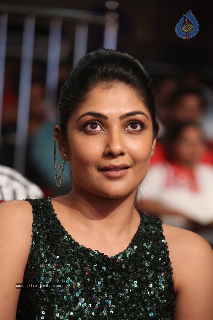 Kamalini Mukherjee at GAV Audio - 28 / 150 photos