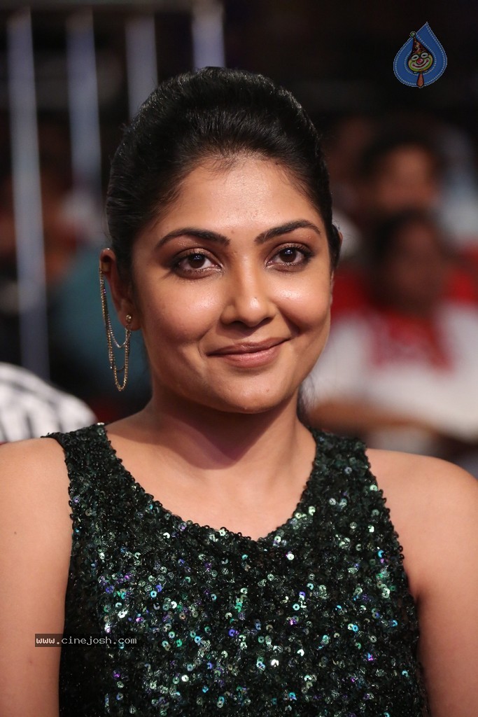 Kamalini Mukherjee at GAV Audio - 33 / 150 photos