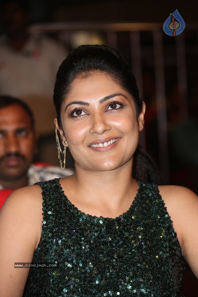 Kamalini Mukherjee at GAV Audio - 37 / 150 photos
