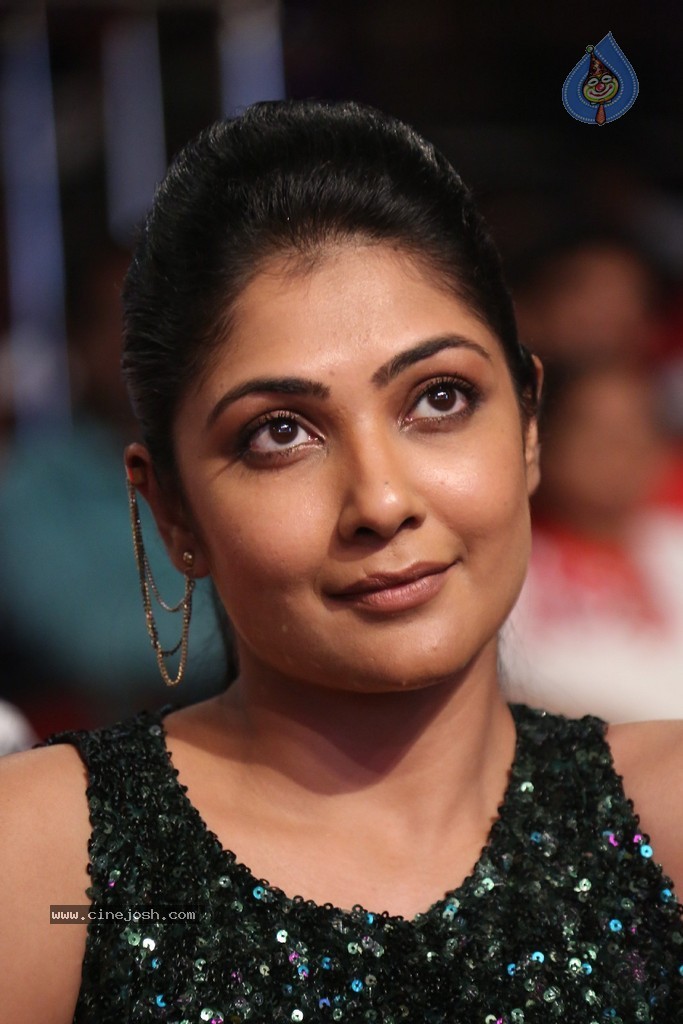 Kamalini Mukherjee at GAV Audio - 76 / 150 photos