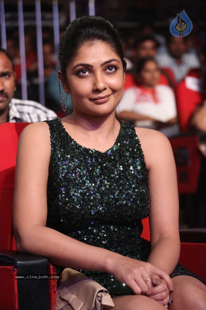 Kamalini Mukherjee at GAV Audio - 94 / 150 photos