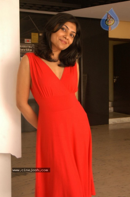 Kamalini Mukherjee  Latest Gallery - 5 / 25 photos