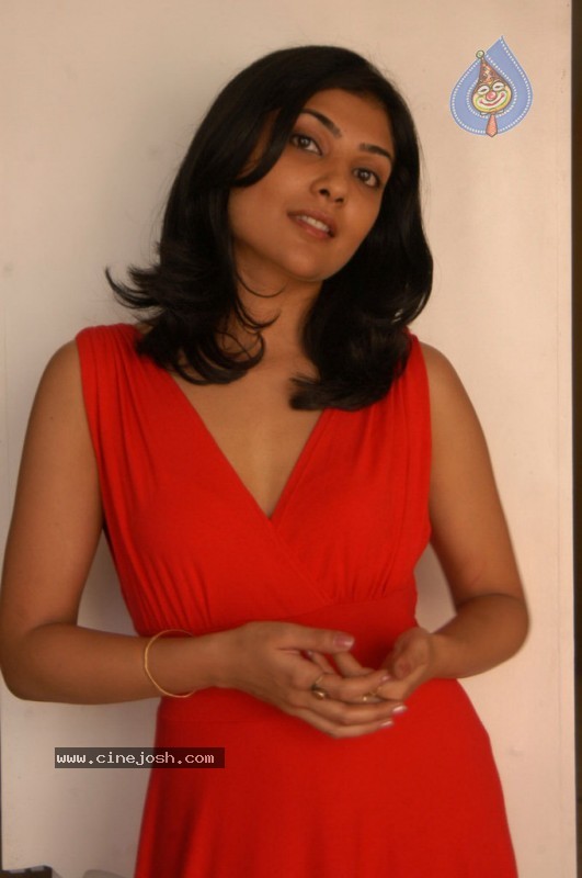 Kamalini Mukherjee  Latest Gallery - 13 / 25 photos