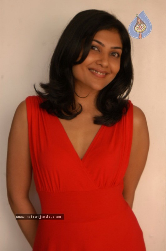 Kamalini Mukherjee  Latest Gallery - 18 / 25 photos