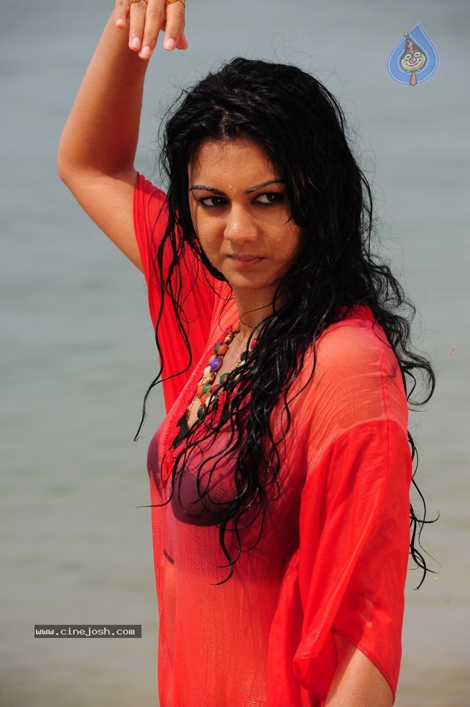 Kamna Jethmalani Hot Pics - 34 / 149 photos