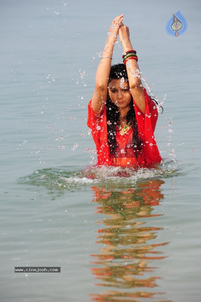Kamna Jethmalani Hot Pics - 85 / 149 photos