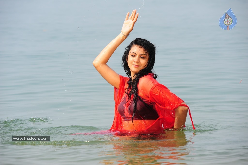 Kamna Jethmalani Hot Pics - 116 / 149 photos