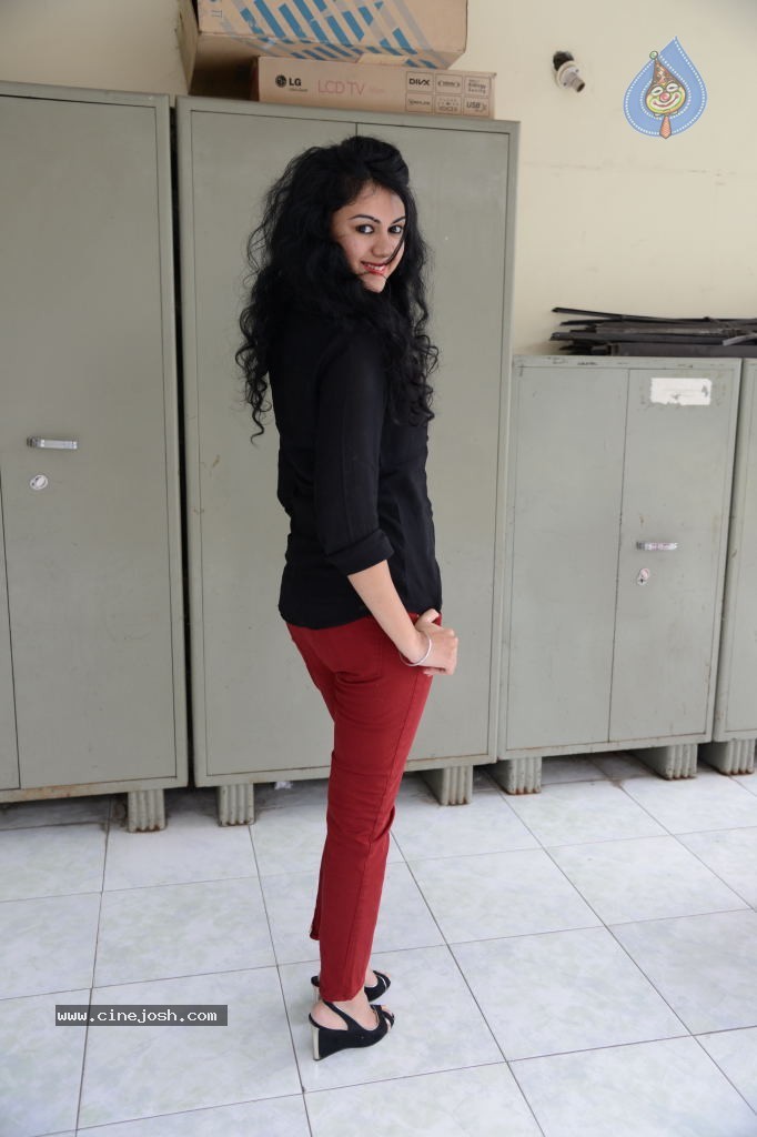 Kamna Jethmalani Latest Images - 17 / 79 photos