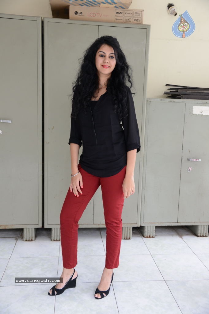 Kamna Jethmalani Latest Images - 27 / 79 photos