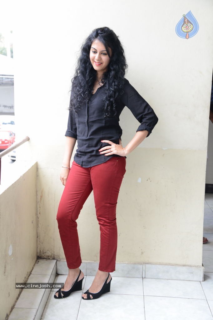 Kamna Jethmalani Latest Images - 44 / 79 photos