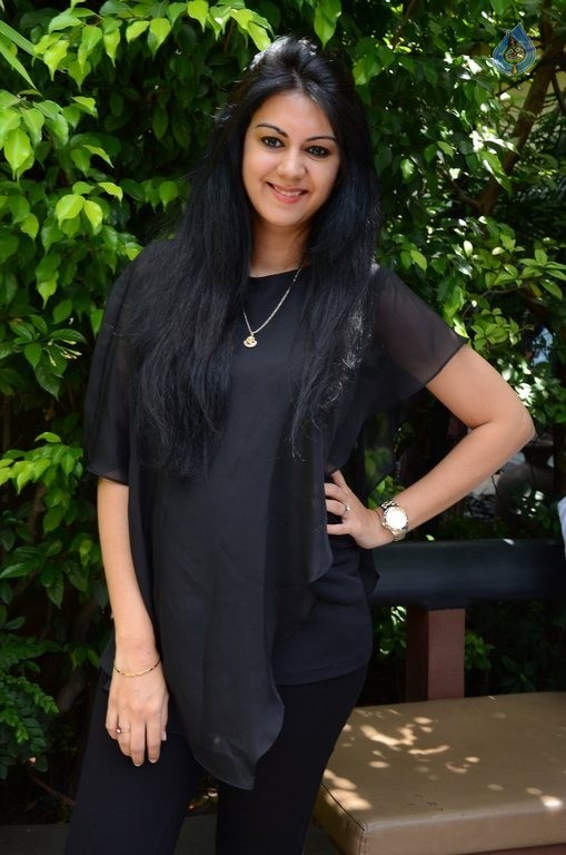 Kamna Jethmalani Latest Photos - 28 / 41 photos