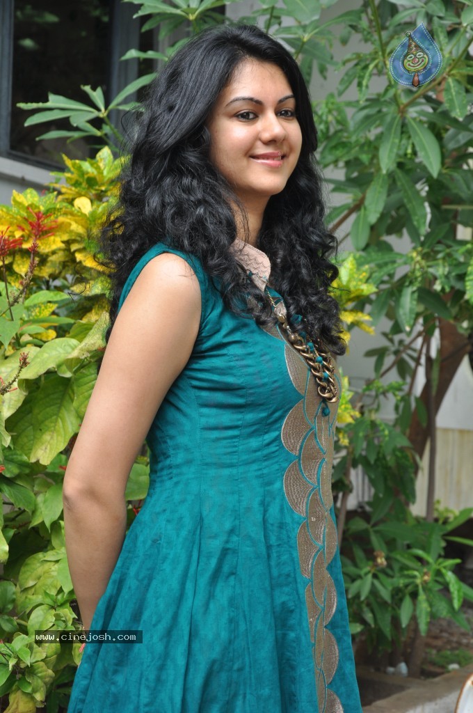 Kamna Jethmalani Latest Stills - 31 / 40 photos