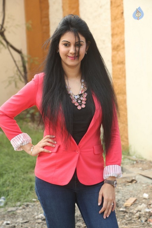 Kamna Jethmalani New Pics - 14 / 31 photos