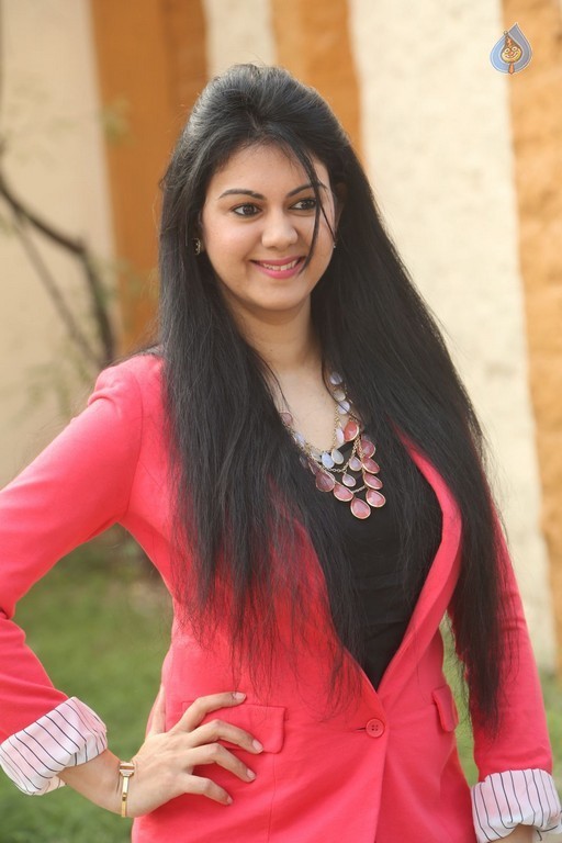 Kamna Jethmalani New Pics - 22 / 31 photos
