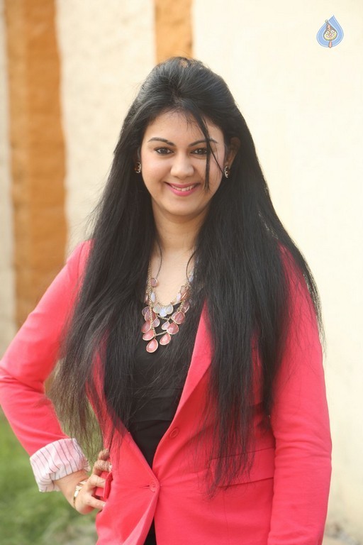 Kamna Jethmalani New Pics - 24 / 31 photos