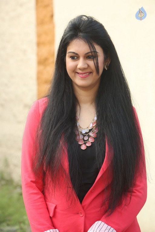 Kamna Jethmalani New Pics - 28 / 31 photos