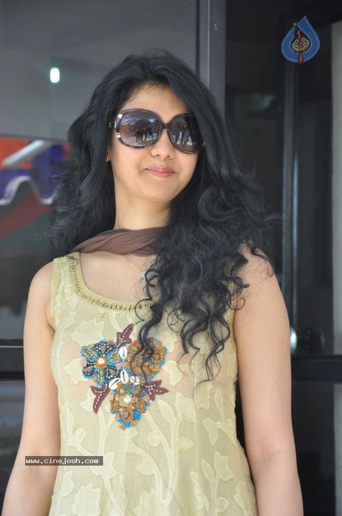 Kamna Jethmalani New Stills - 17 / 29 photos
