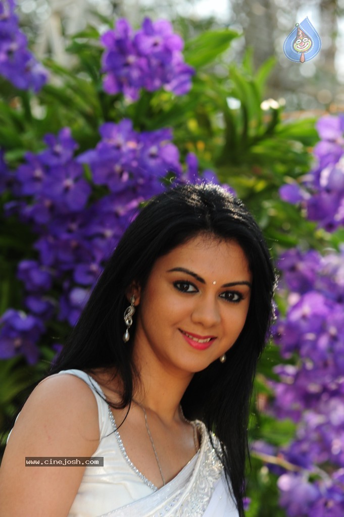 Kamna Jethmalani New Stills - 32 / 49 photos