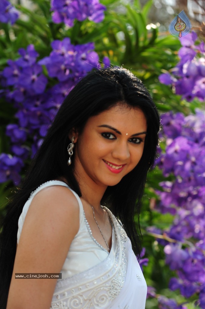 Kamna Jethmalani New Stills - 44 / 49 photos