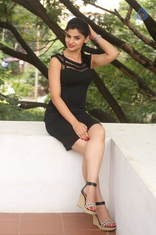 Kamna Ranawat New Gallery - 32 / 59 photos
