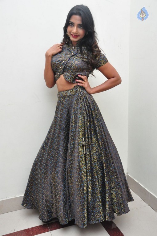 Kamna Singh New Photos - 2 / 37 photos