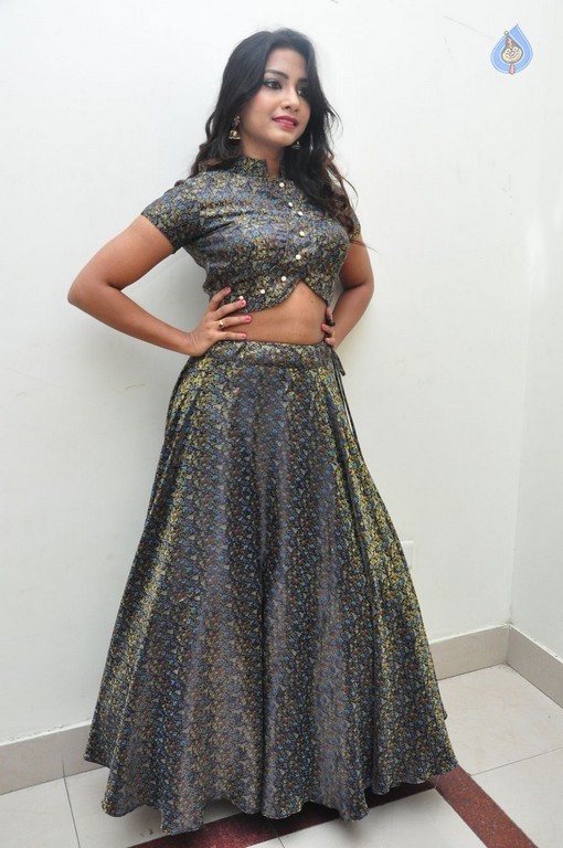 Kamna Singh New Photos - 23 / 37 photos