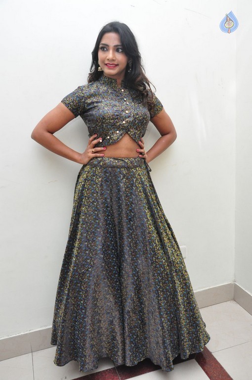 Kamna Singh New Photos - 28 / 37 photos