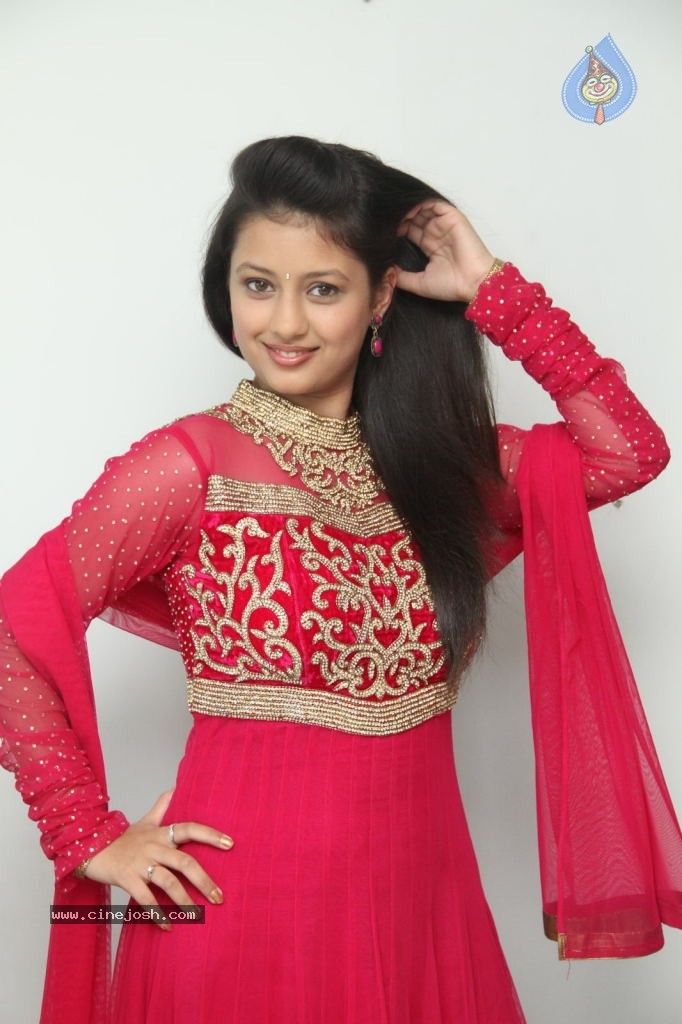 Kanika Tiwari Latest Stills - 17 / 79 photos