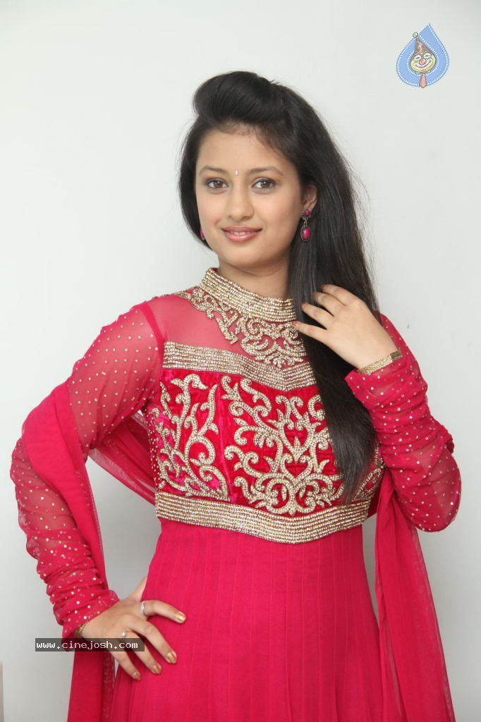 Kanika Tiwari Latest Stills - 20 / 79 photos