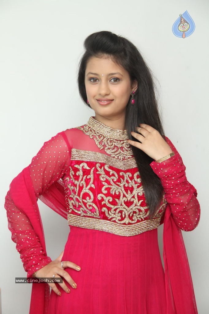 Kanika Tiwari Latest Stills Photo 20 Of 79