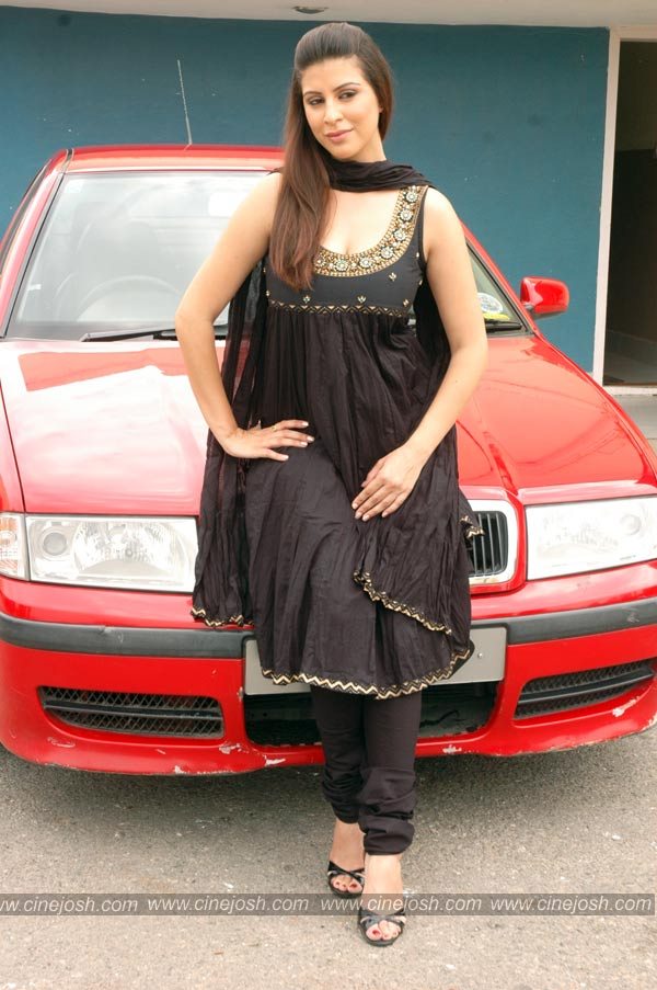 Karishma Kotak - 16 / 45 photos