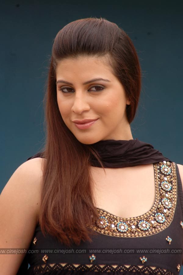 Karishma Kotak - 21 / 45 photos