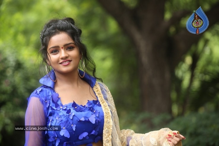 Karunya Catherine Stills - 4 / 16 photos