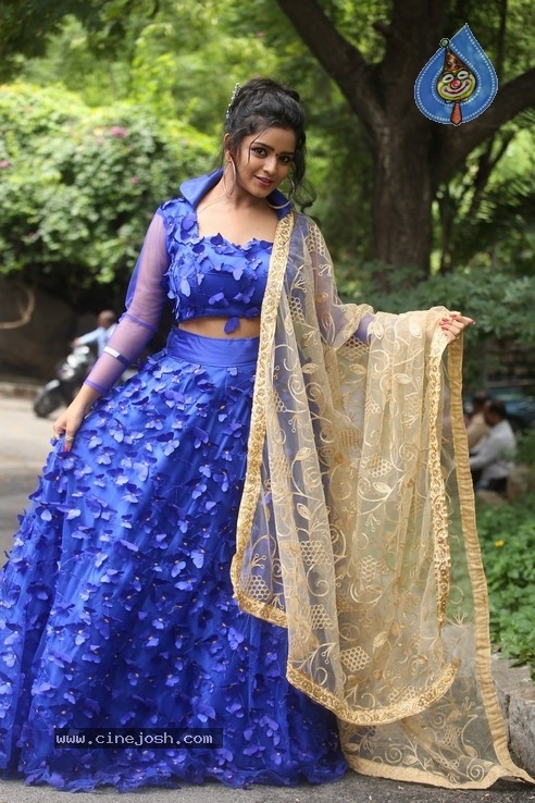 Karunya Catherine Stills - 10 / 16 photos