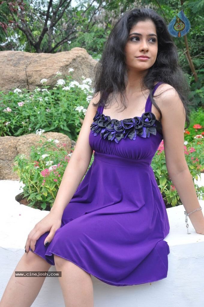 Kasmeera Hot Stills - 16 / 53 photos