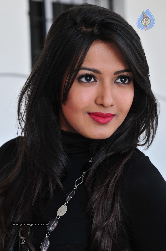 Katherine Theresa Hot Gallery - 57 / 106 photos