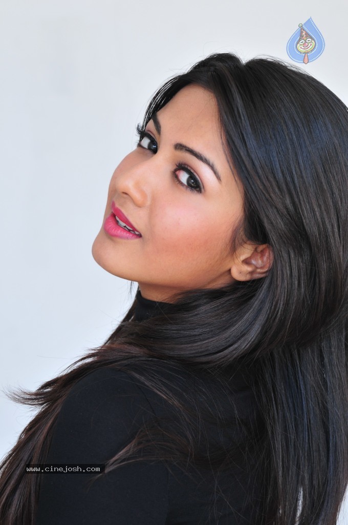 Katherine Theresa Hot Gallery - 87 / 106 photos
