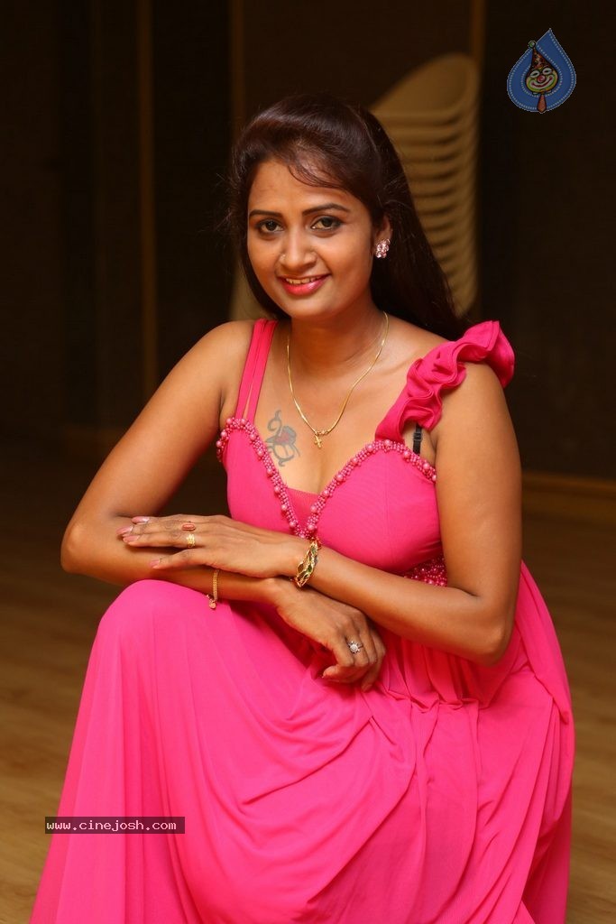 Kaveri Gallery - 9 / 64 photos