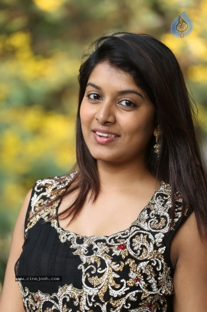 Kavya Kumar New Gallery - 29 / 145 photos