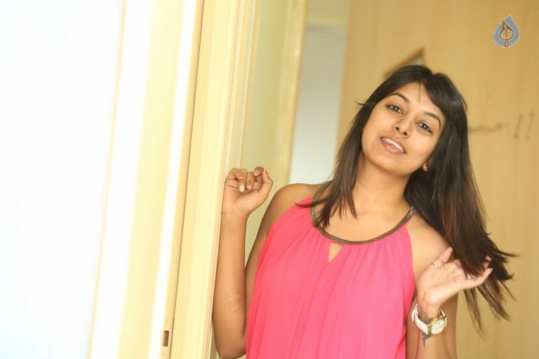 Kavya Kumar New Photos - 8 / 42 photos